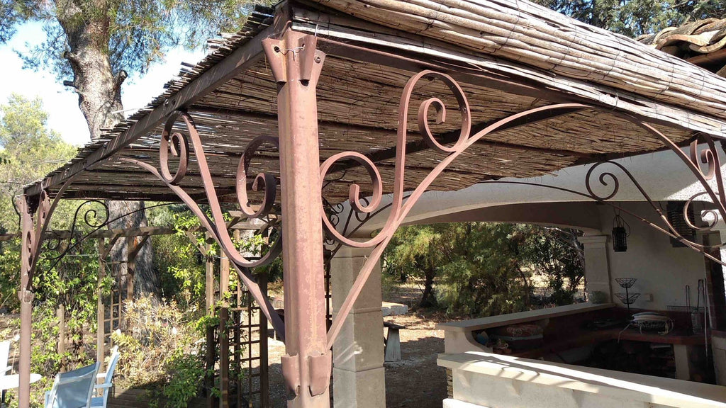 Pergolas for small spaces: maximising your space