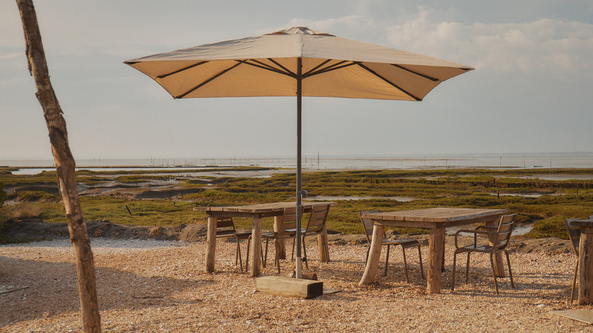 concrete patio table with umbrella Pedestal Outdoor Dining Table With Concrete Top Design Ideas