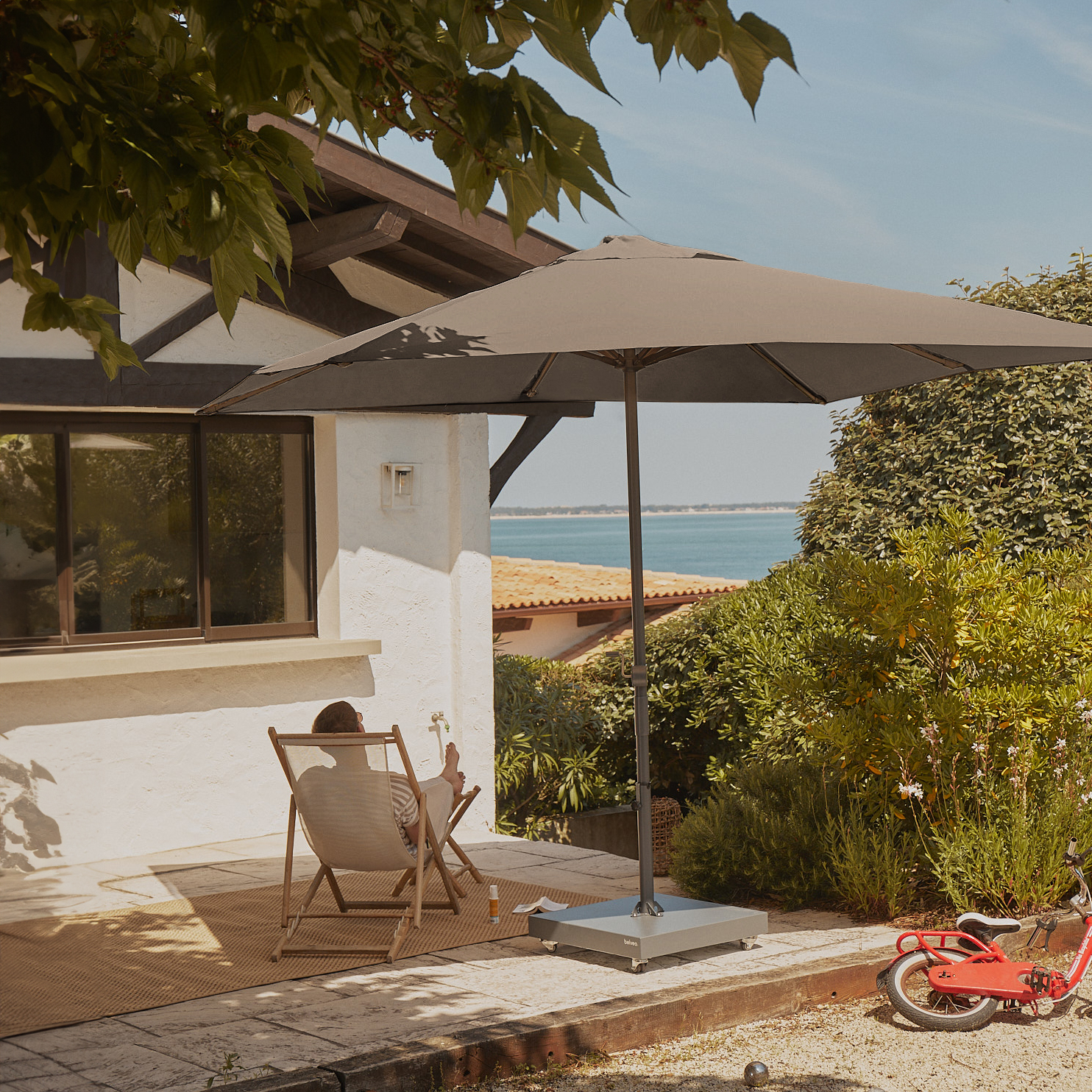 Taupe parasol
